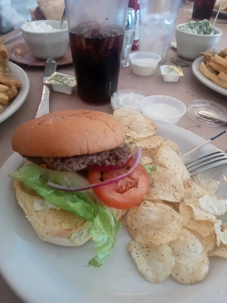Cheeseburger and Black Pepper Kettle Chips